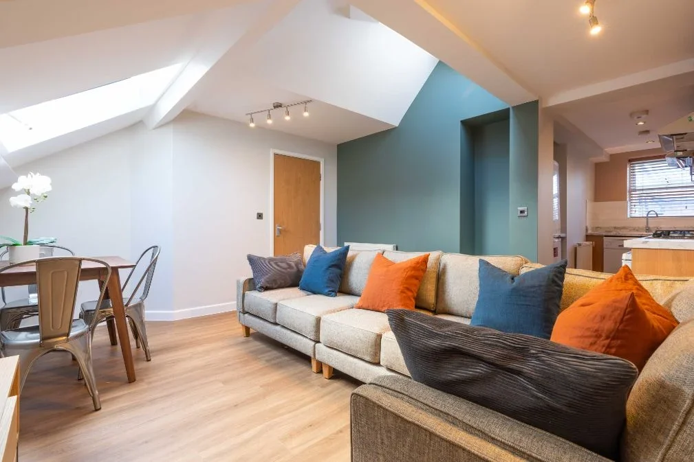 Flat Jesmond Road in Newcastle upon Tyne