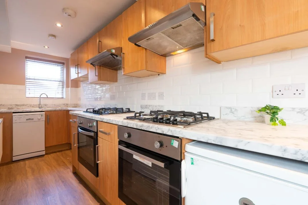 Flat Jesmond Road in Newcastle upon Tyne
