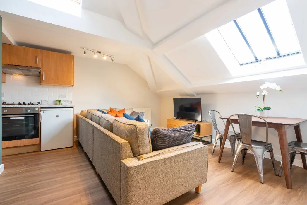 Flat Jesmond Road in Newcastle upon Tyne