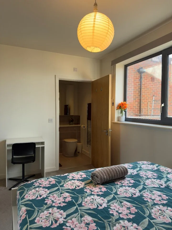 Flat Havelock Road in Greater London