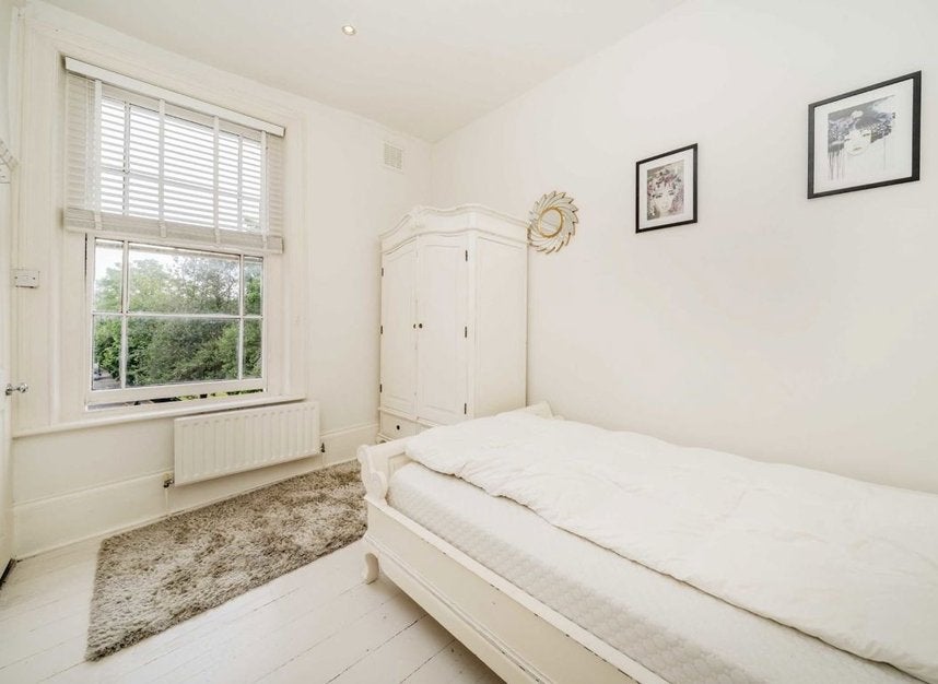 Flat Grafton Square in Greater London