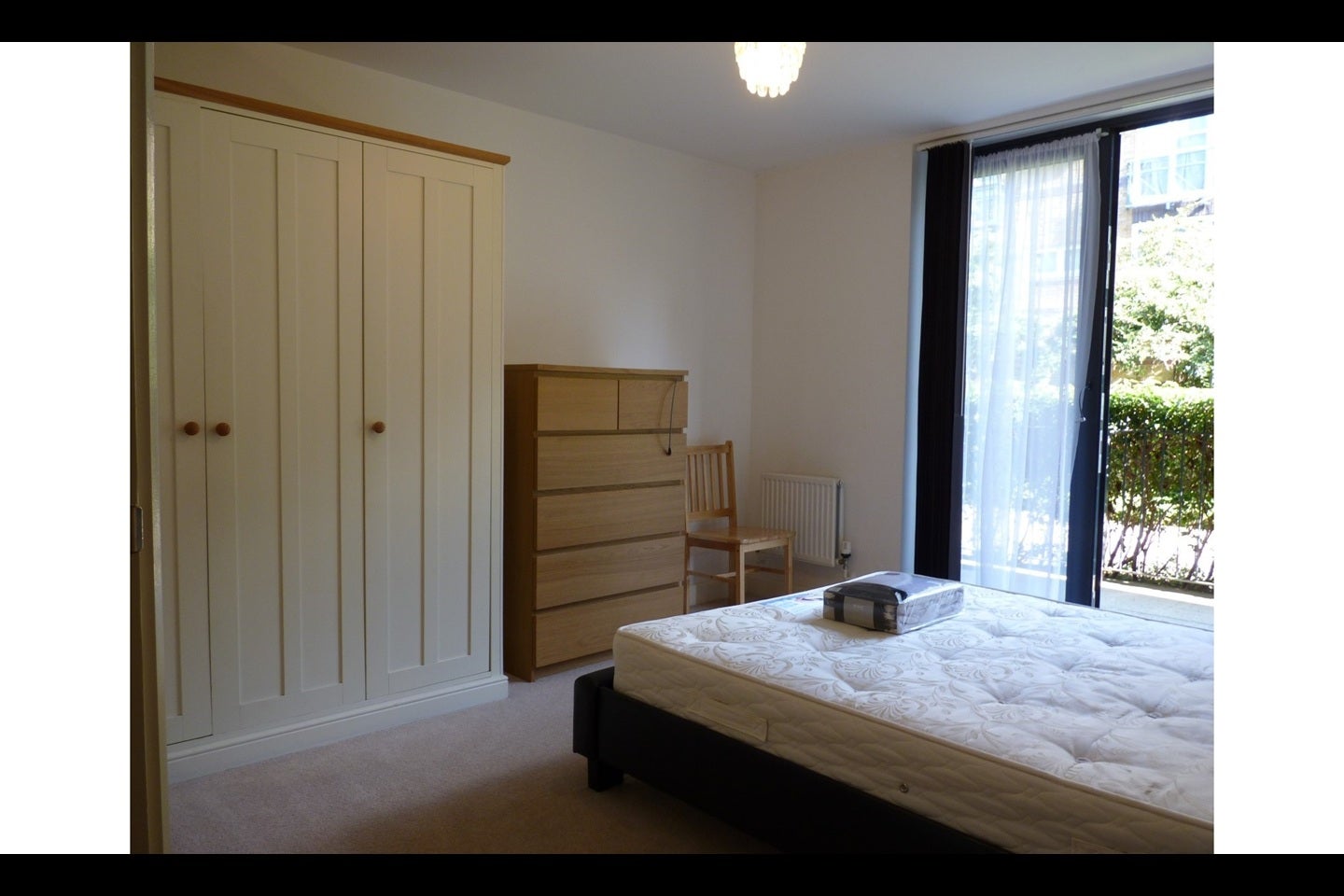 Flat Needleman Street in Greater London