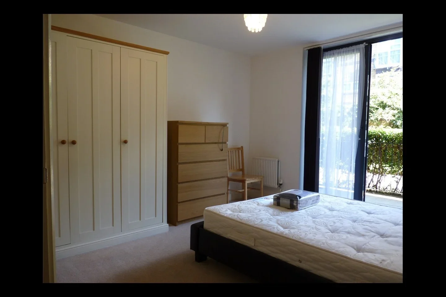 Flat Needleman Street in Greater London