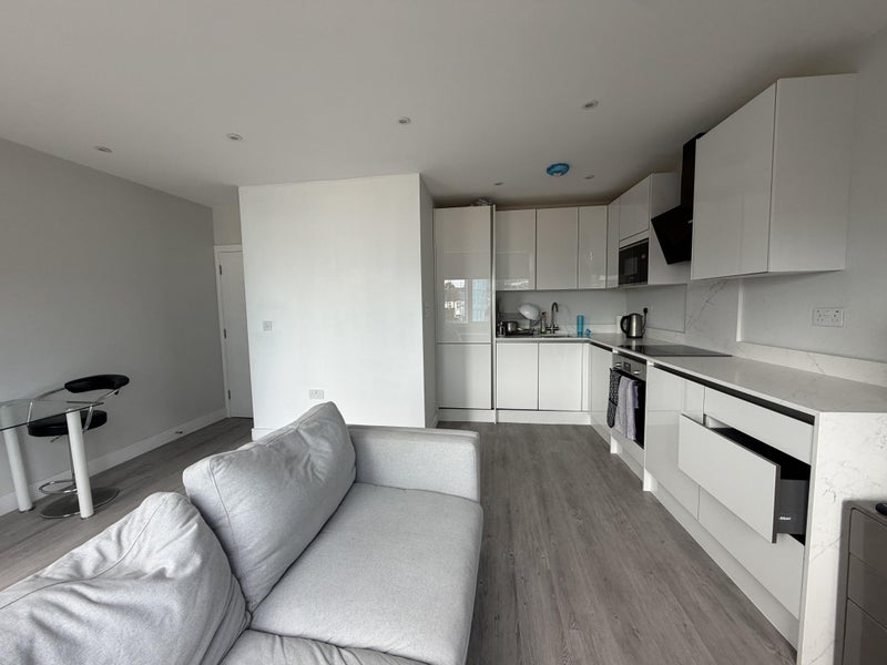 Room Mitcham Road in Greater London