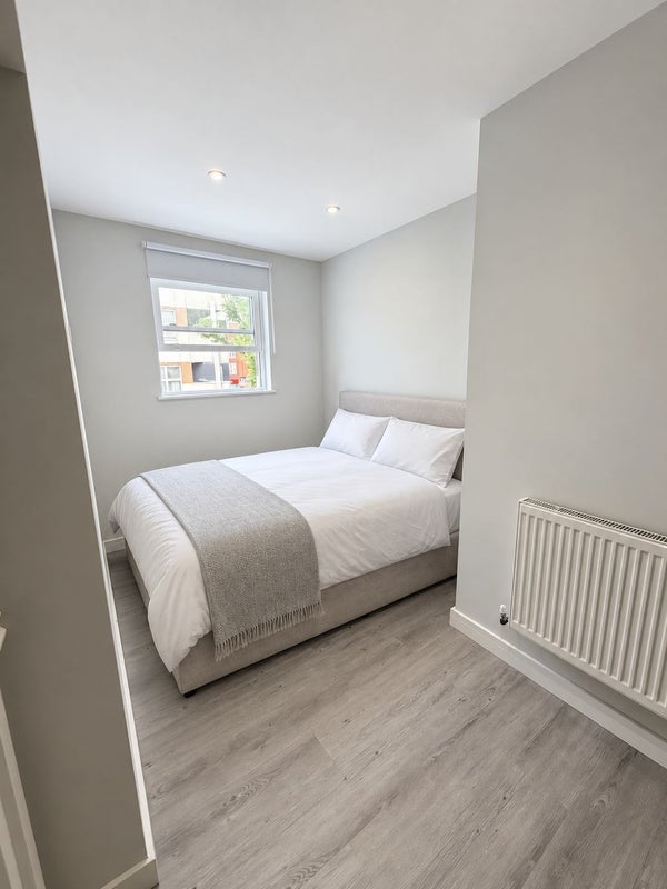 Room Mitcham Road in Greater London