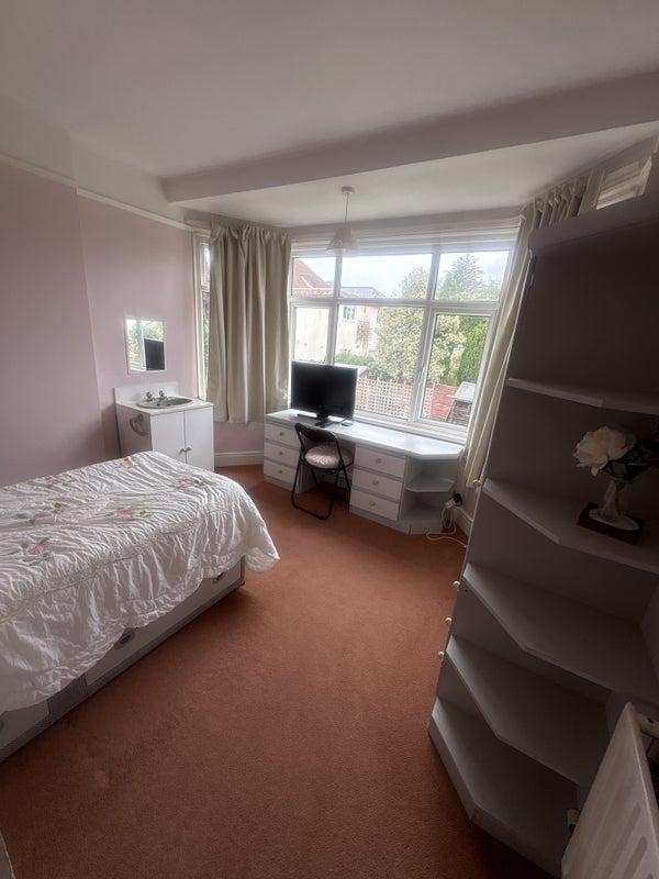 Room Heathwood Road in Bournemouth