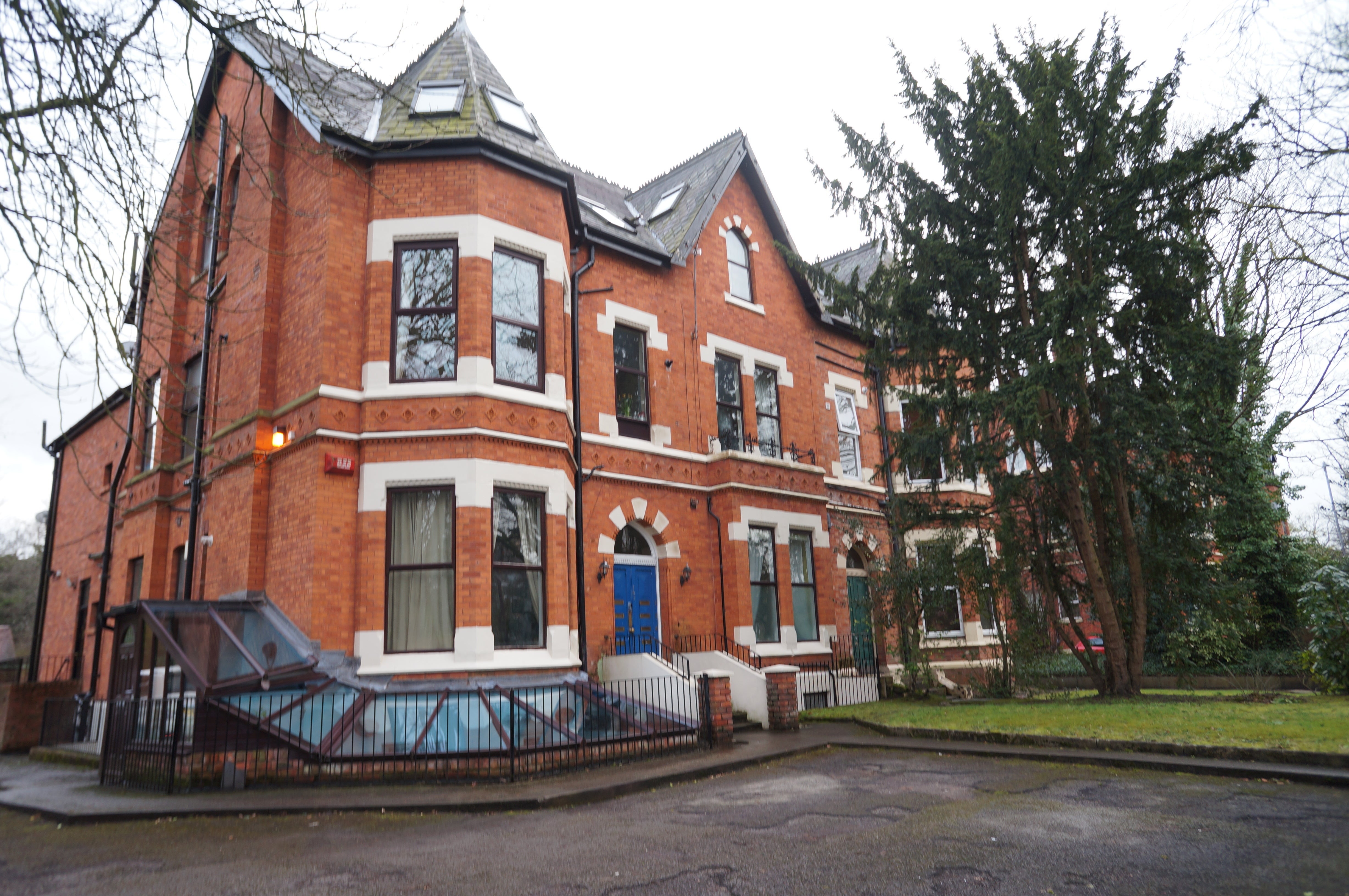Flat Palatine Road in Manchester