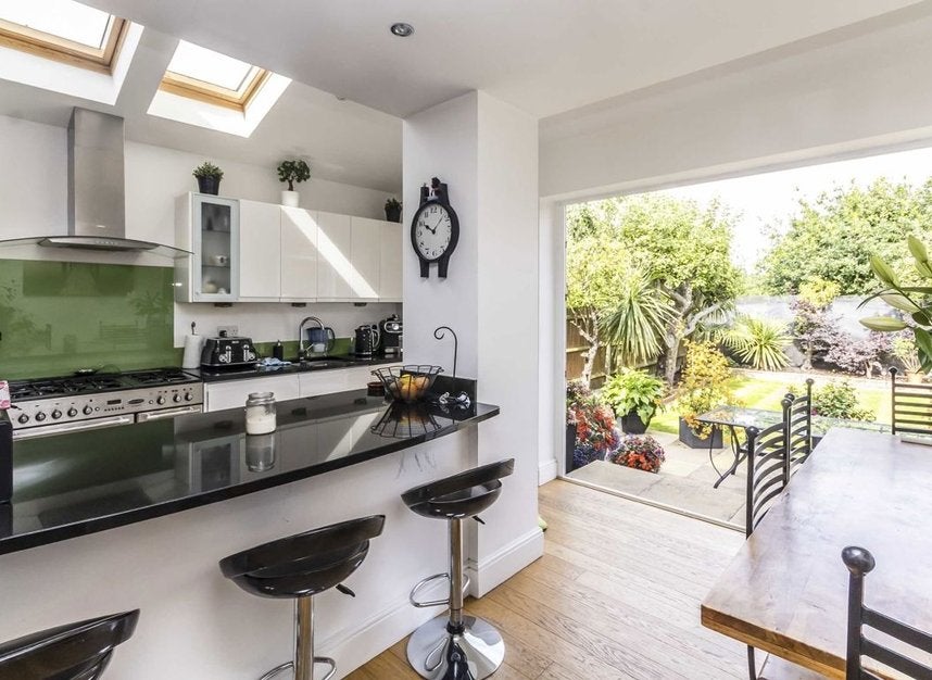 House Beverley Close in Greater London