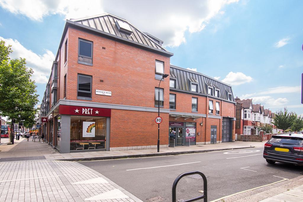 Flat Fulham Palace Road in Greater London