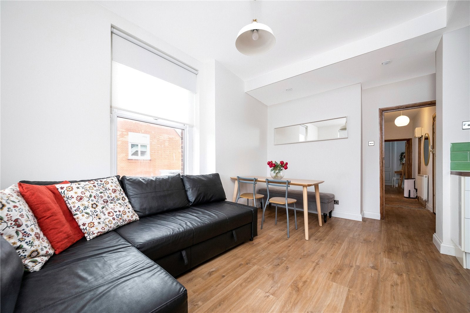 Flat Browning Street in Greater London