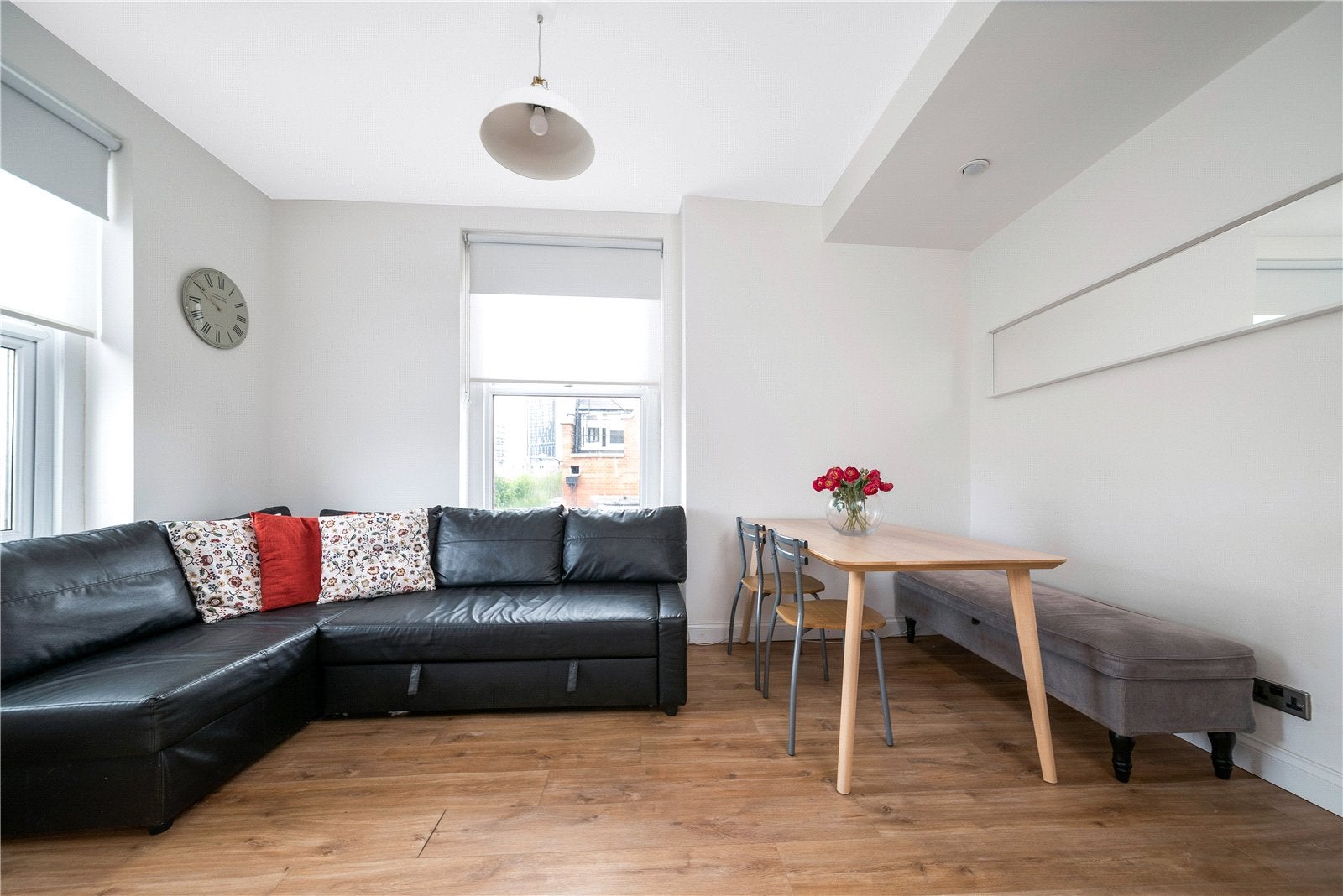 Flat Browning Street in Greater London