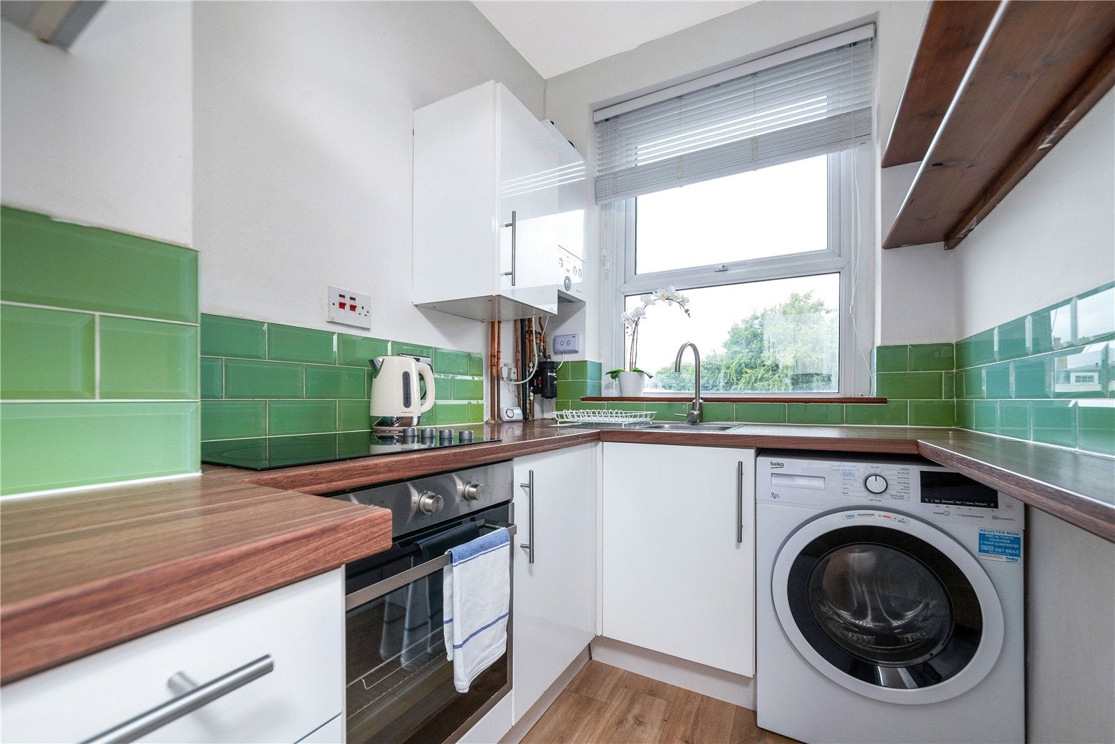 Flat Browning Street in Greater London