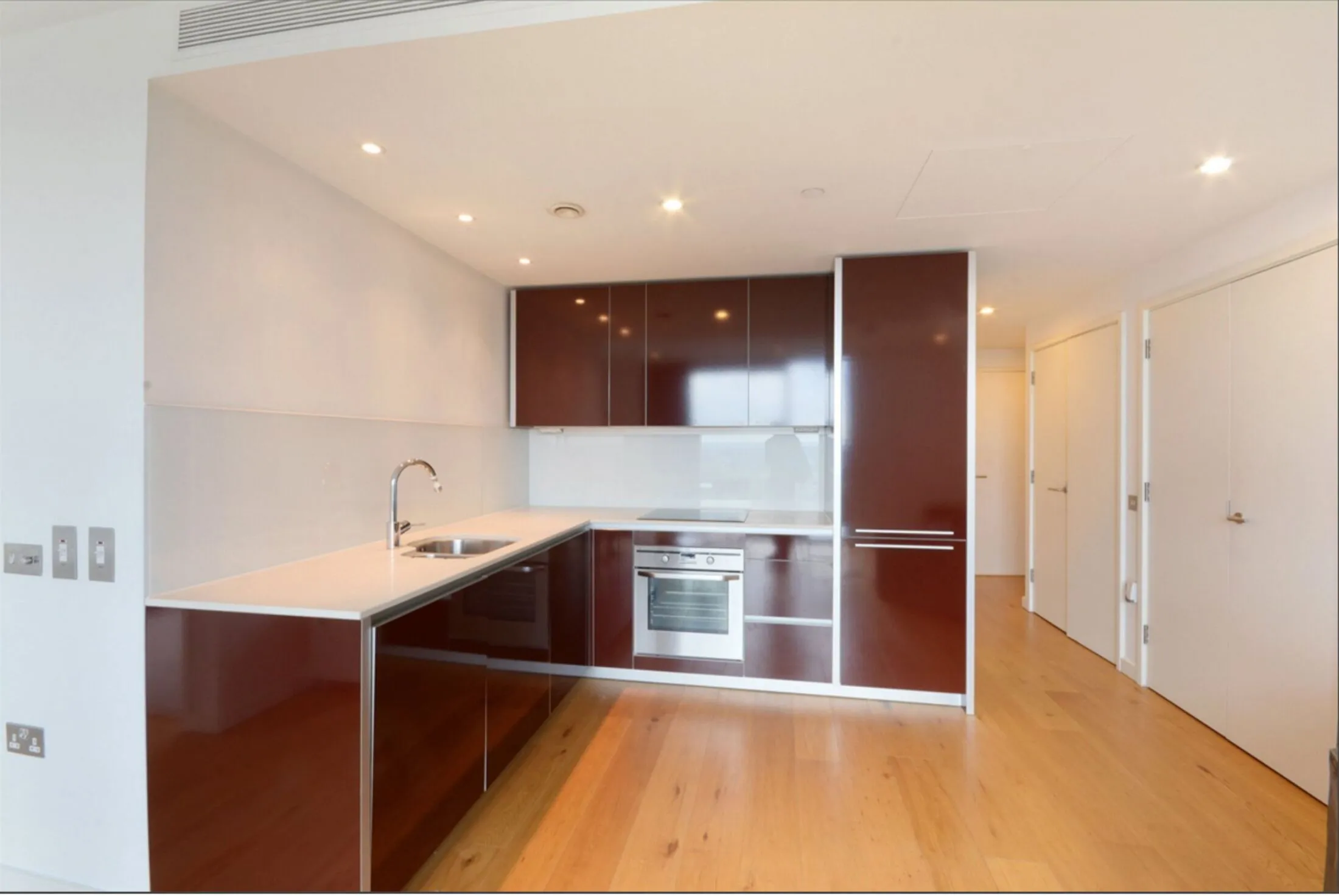 Flat Wollaston Close in Greater London