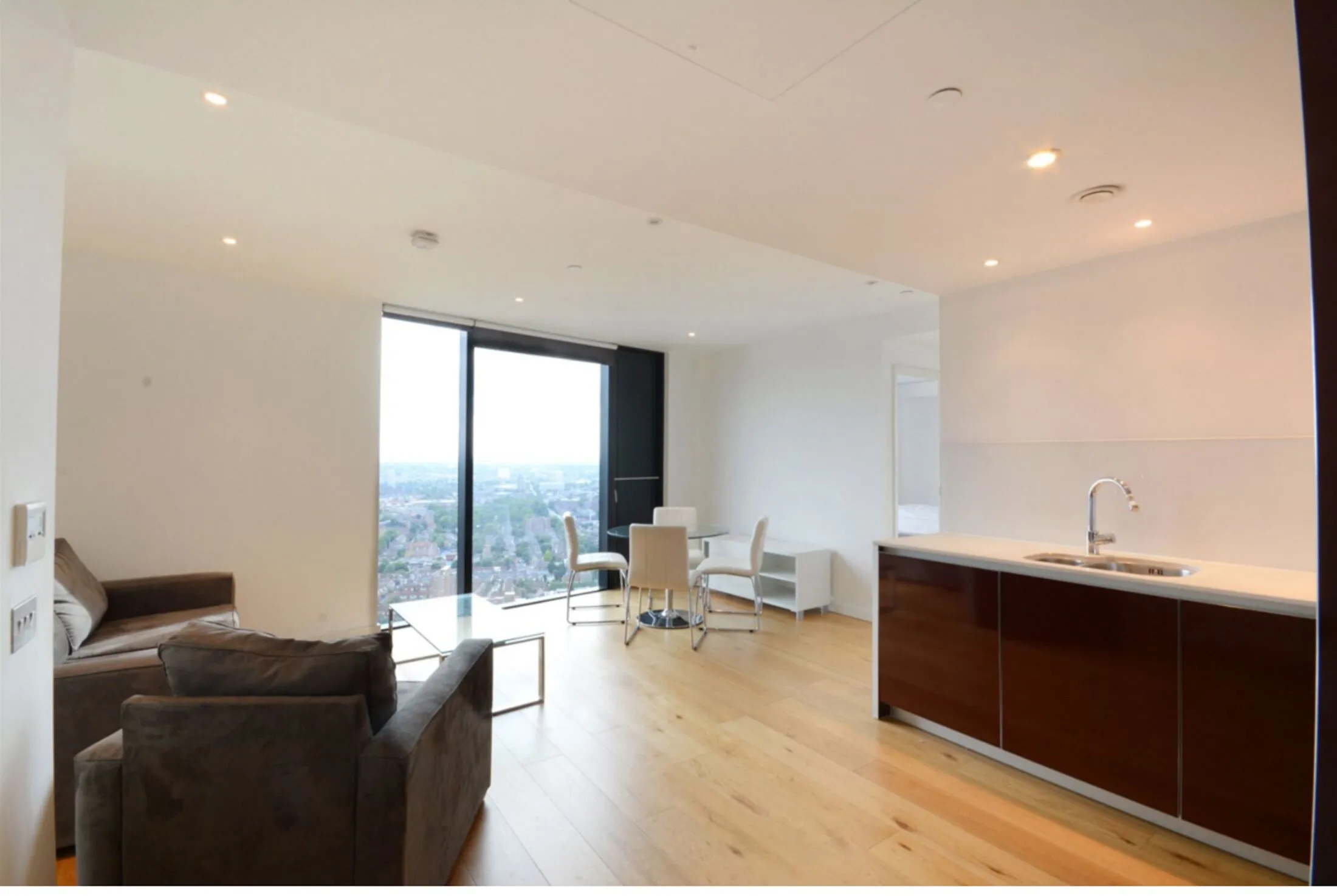 Flat Wollaston Close in Greater London