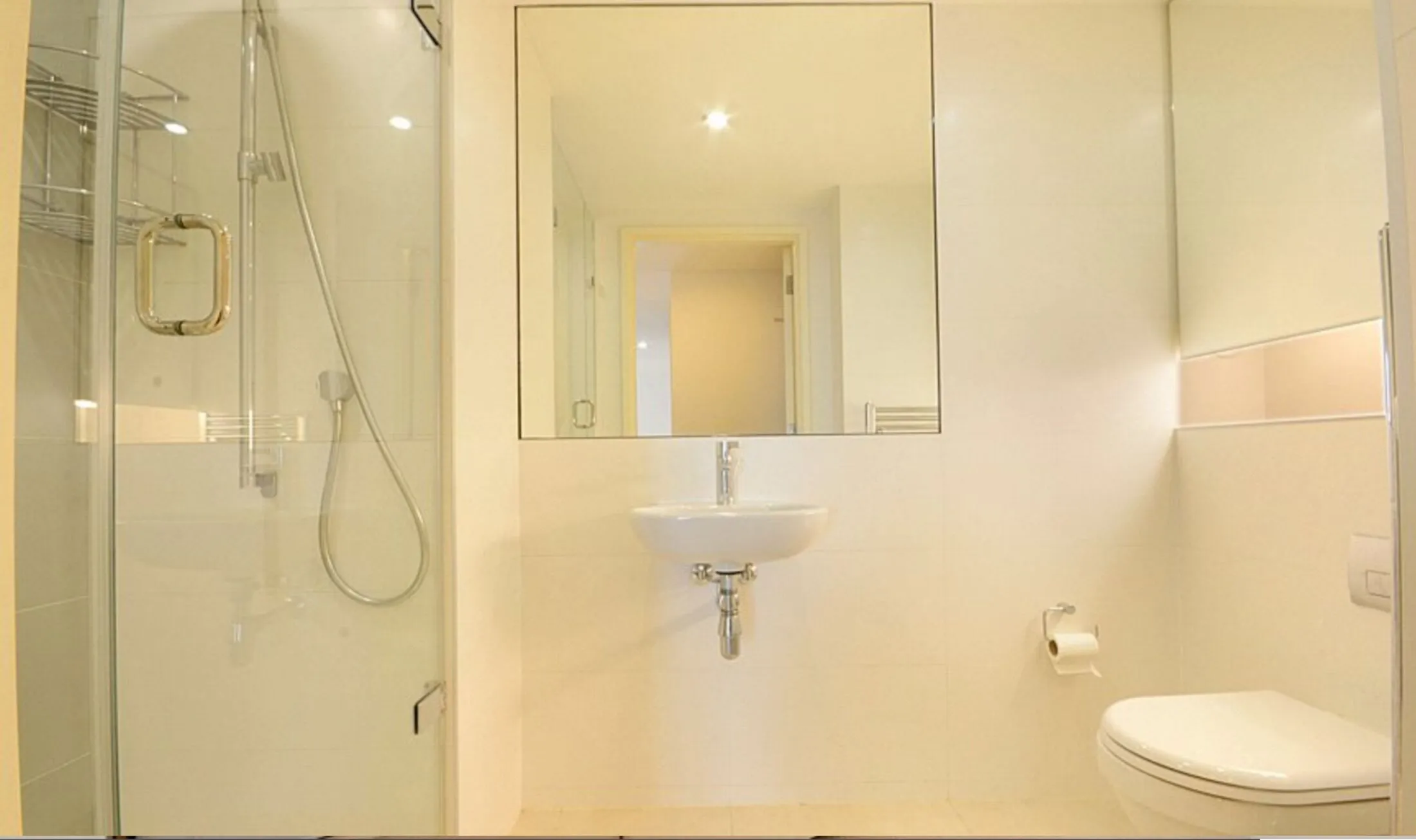 Flat Wollaston Close in Greater London
