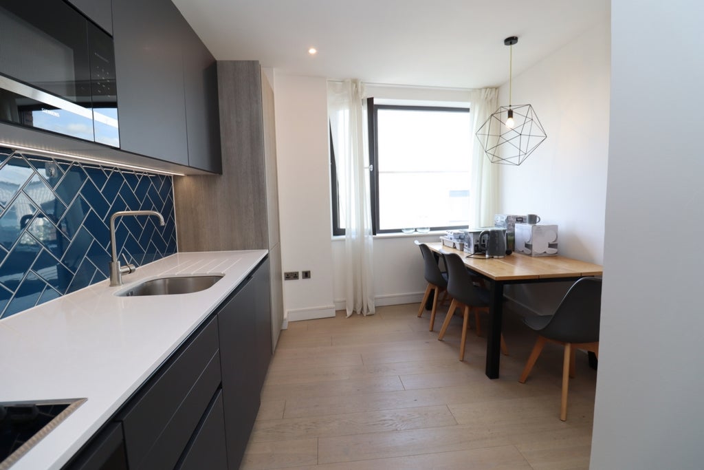Room Globe Road in Greater London