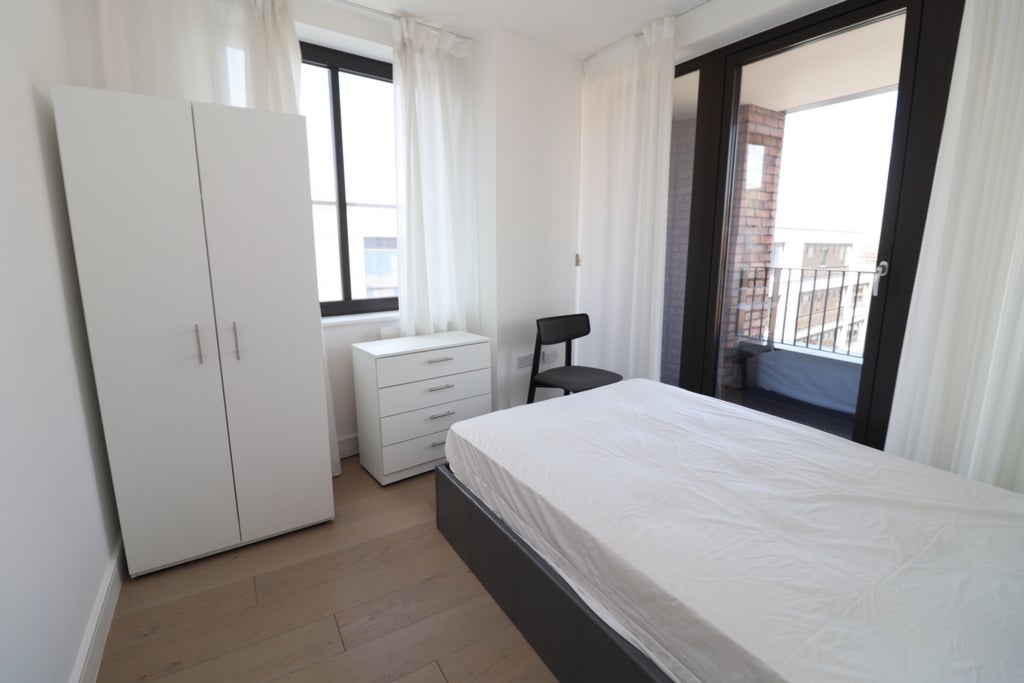 Room Globe Road in Greater London