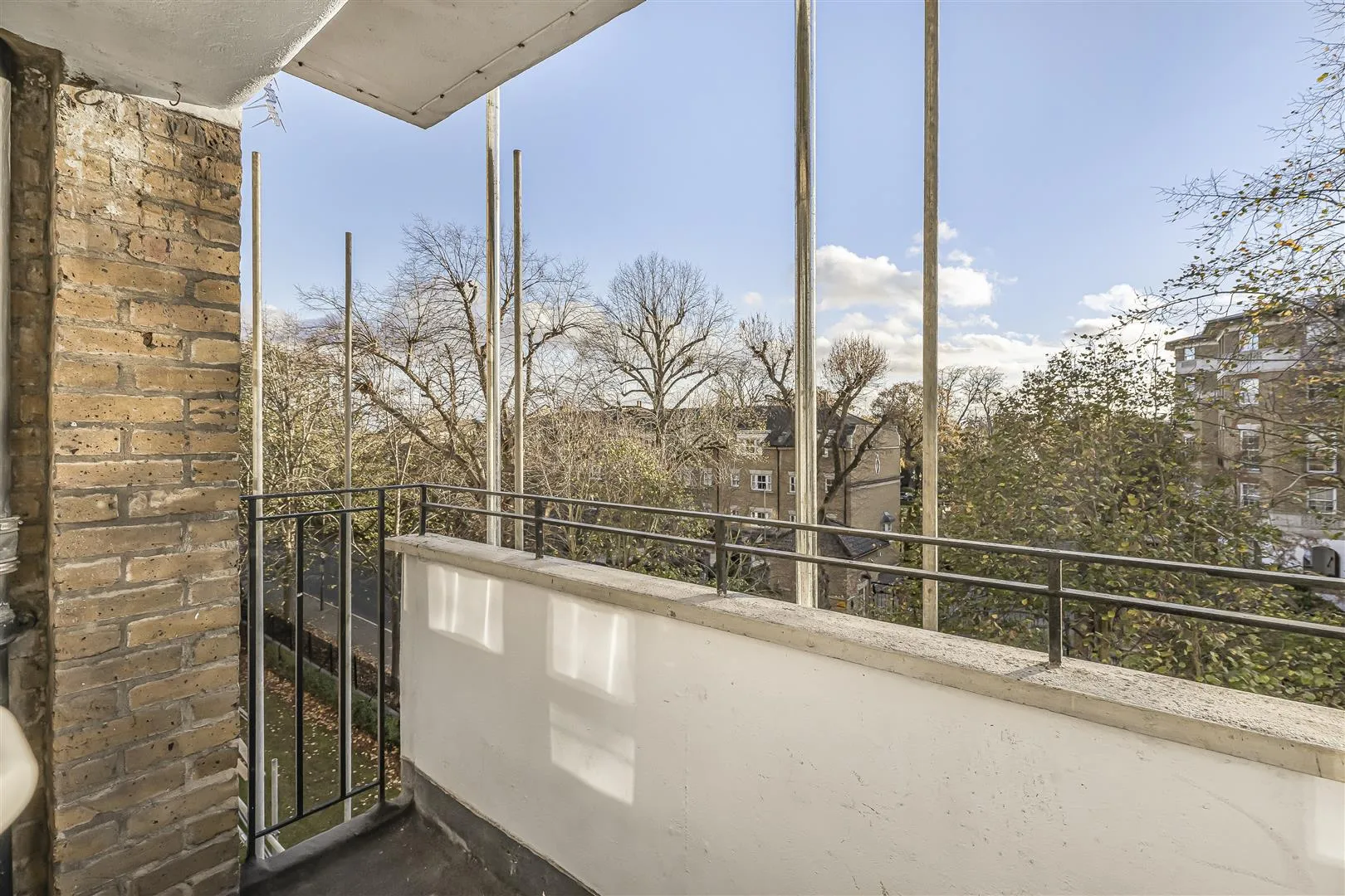 House Esher Gardens in Greater London