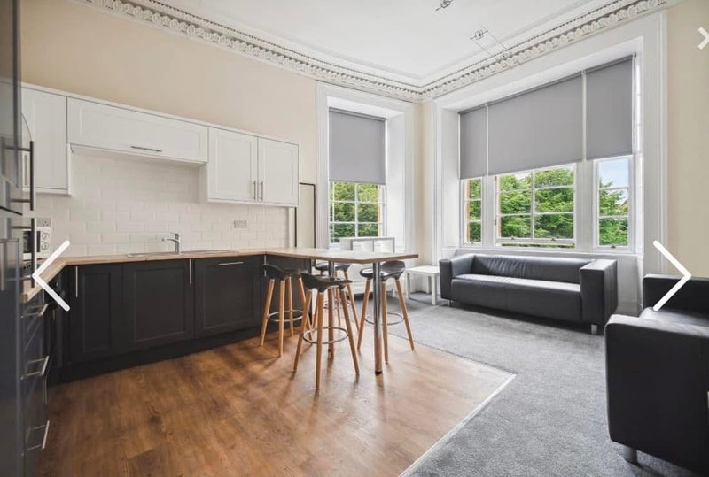 Room Woodlands Road in Glasgow