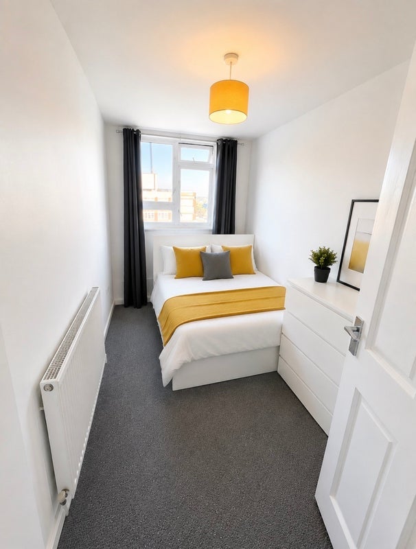 Room Gardner Close in Greater London