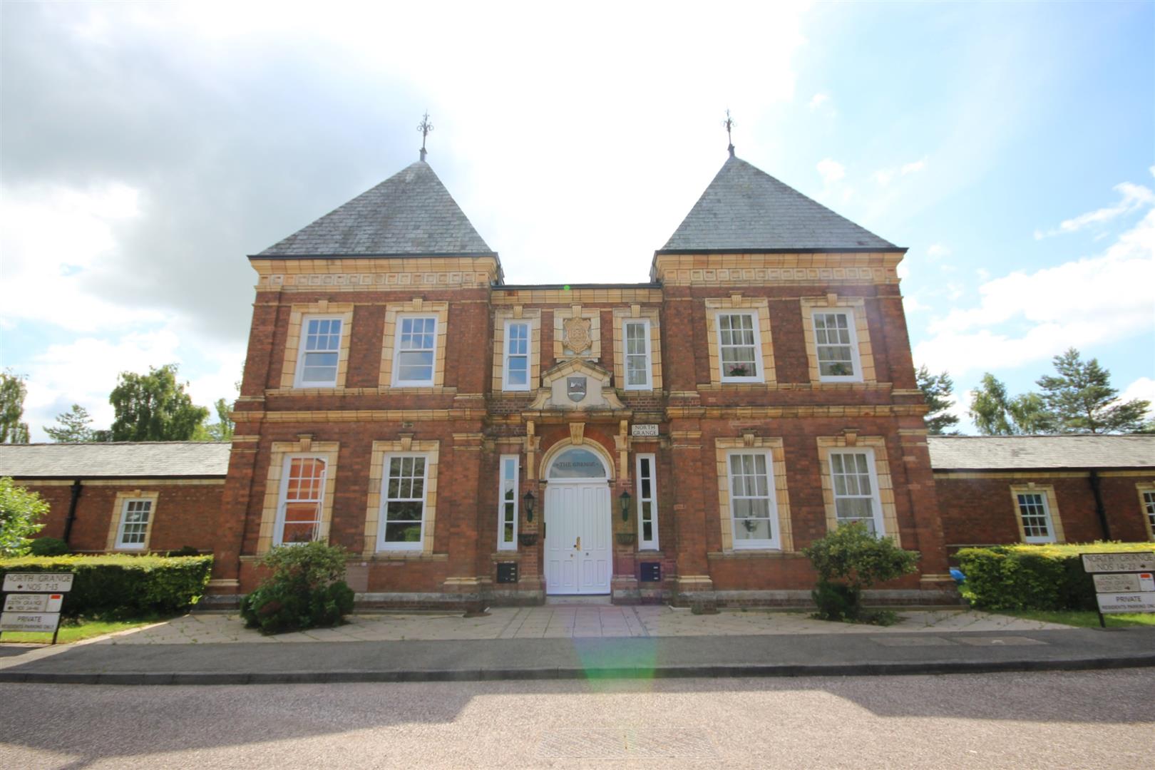 Flat North Grange in Exeter