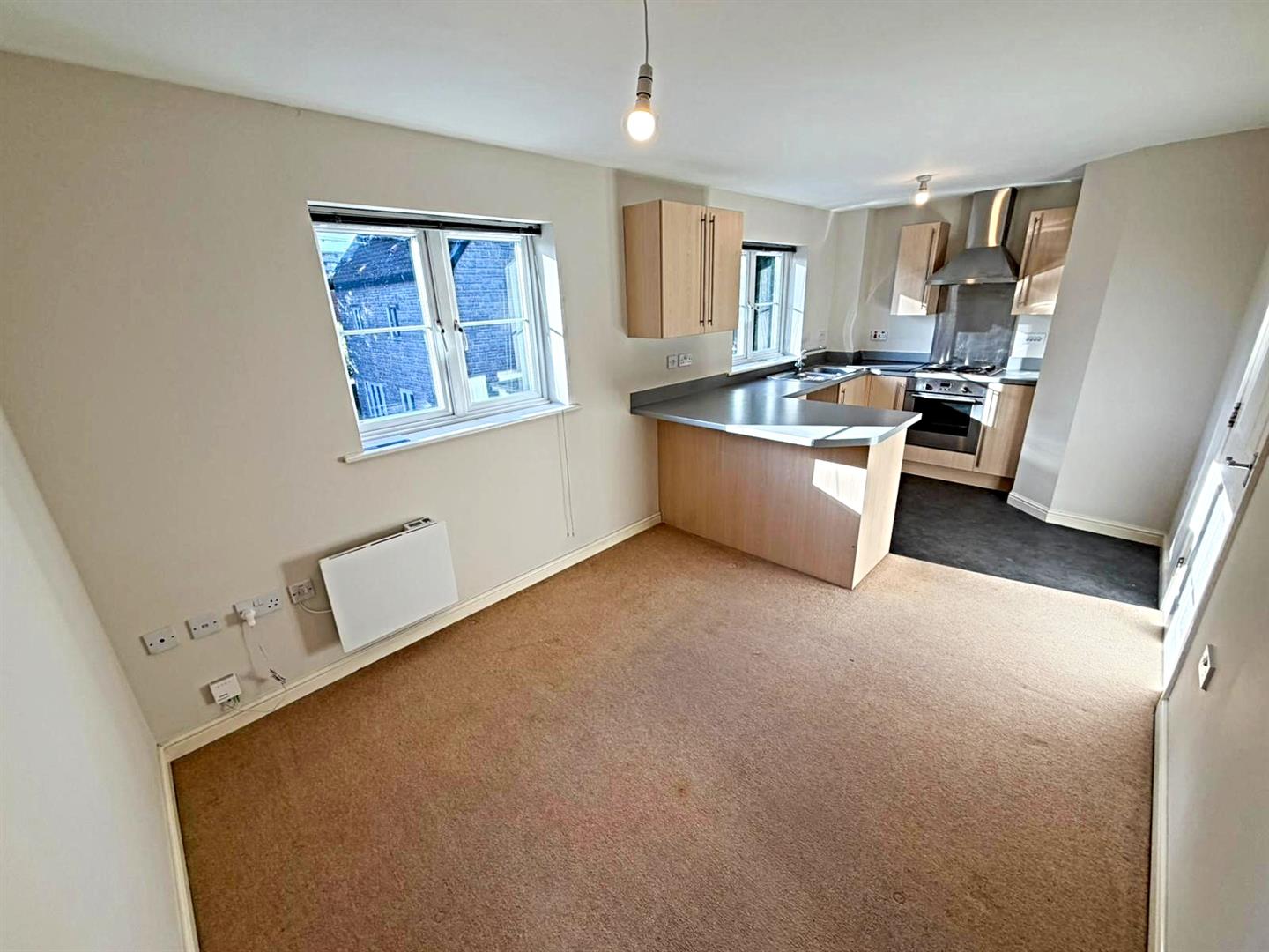 Flat Whitworth Square in Cardiff