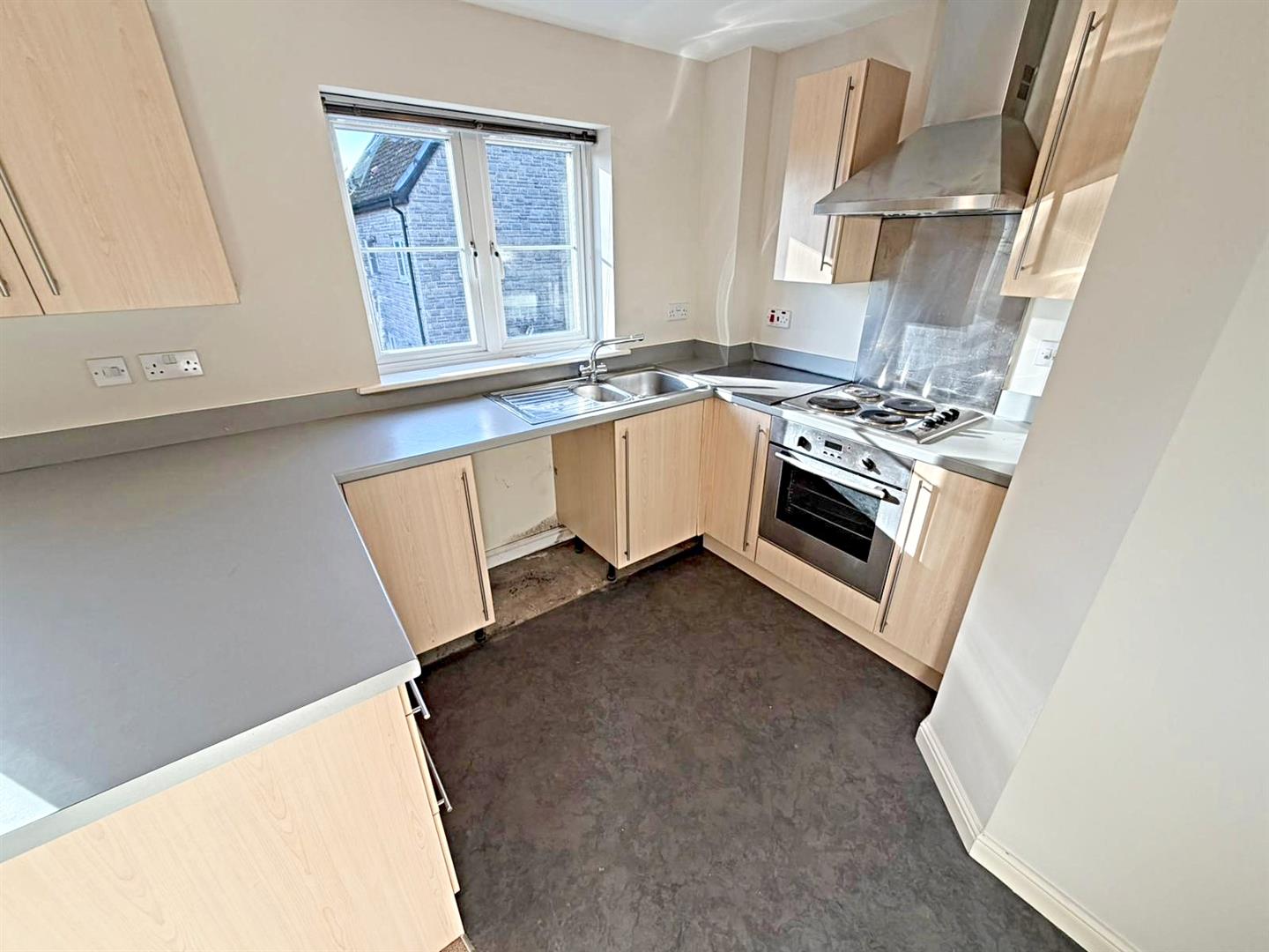 Flat Whitworth Square in Cardiff