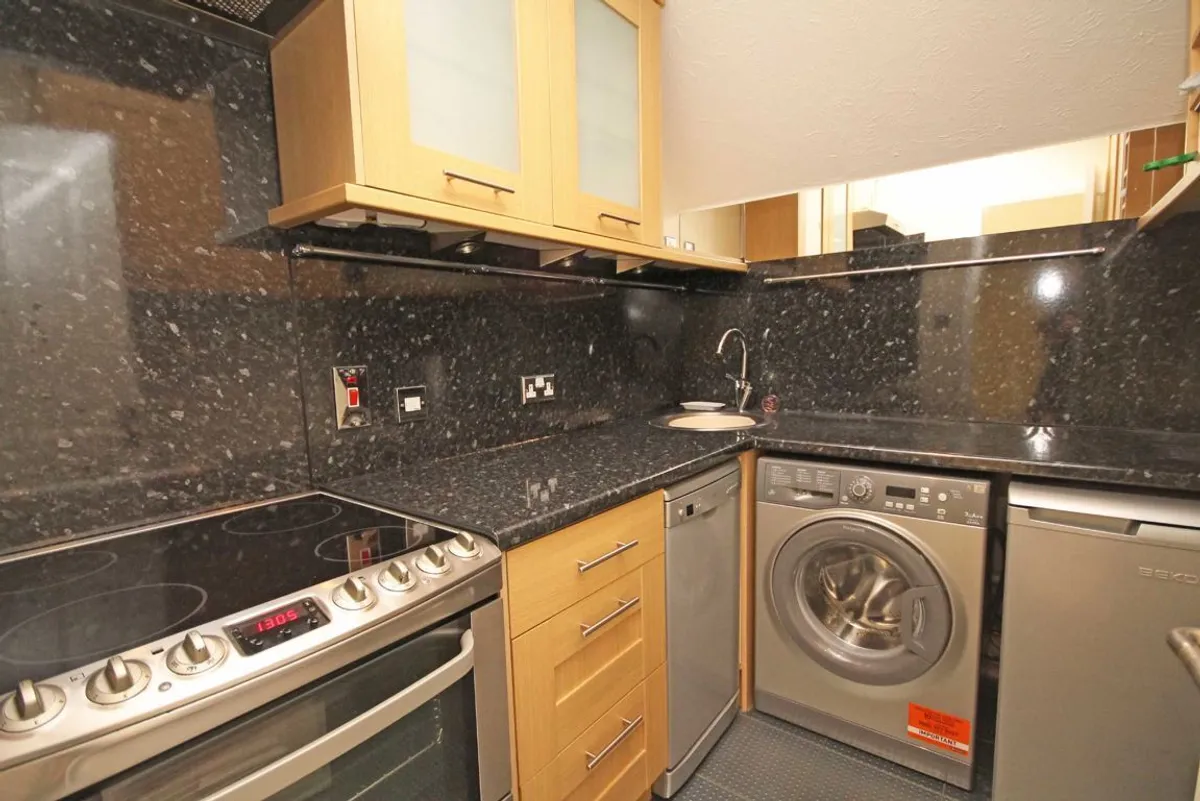Flat Amyand Park Road in Greater London