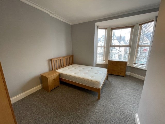 Room Victoria Road North in Portsmouth