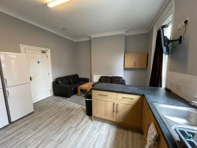 Room Victoria Road North in Portsmouth