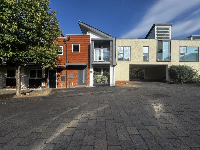 House Duke of York Way in Maidstone