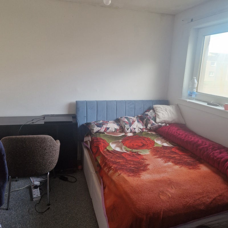 Room Calder Court in City of Edinburgh