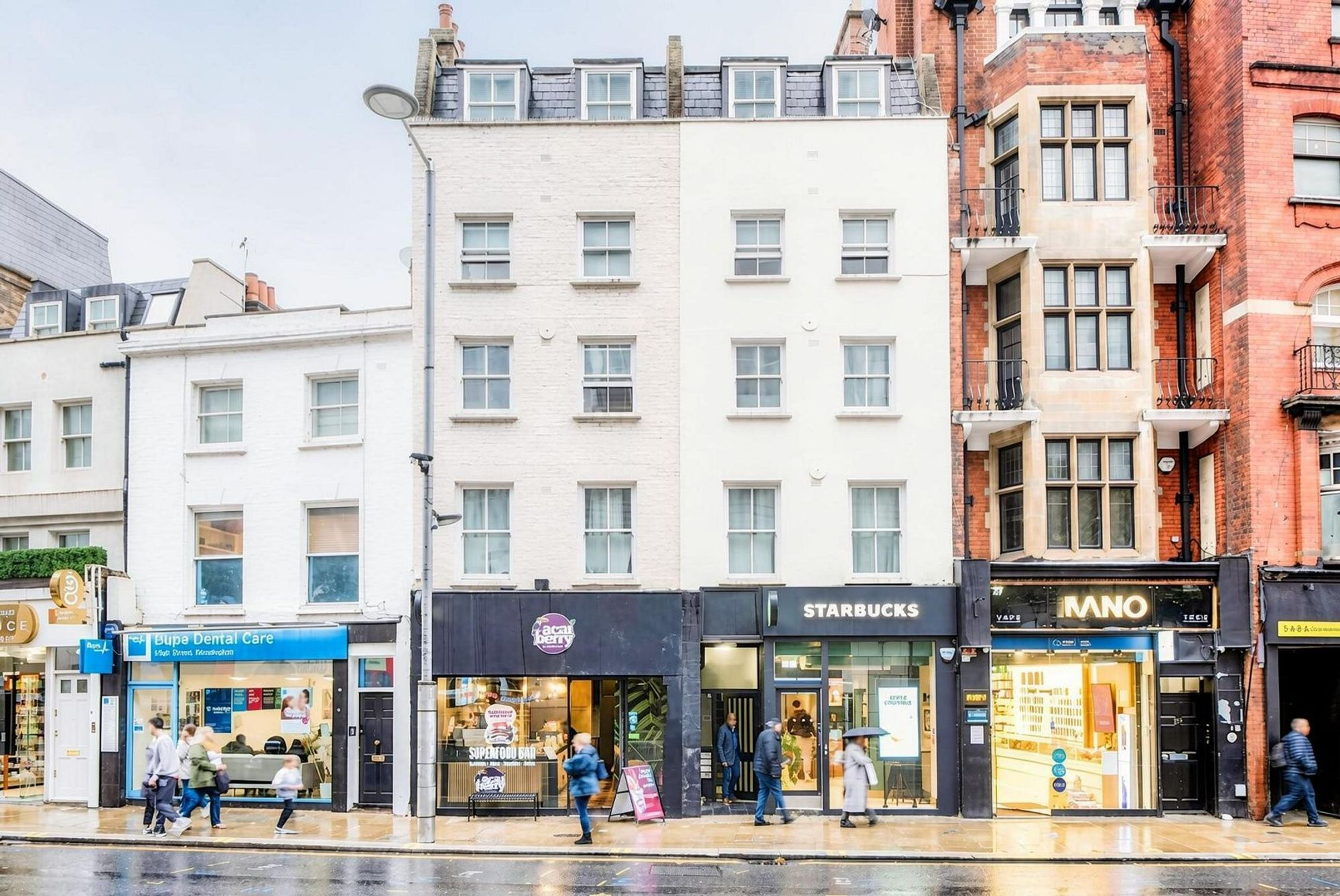 Flat Kensington High Street in Greater London