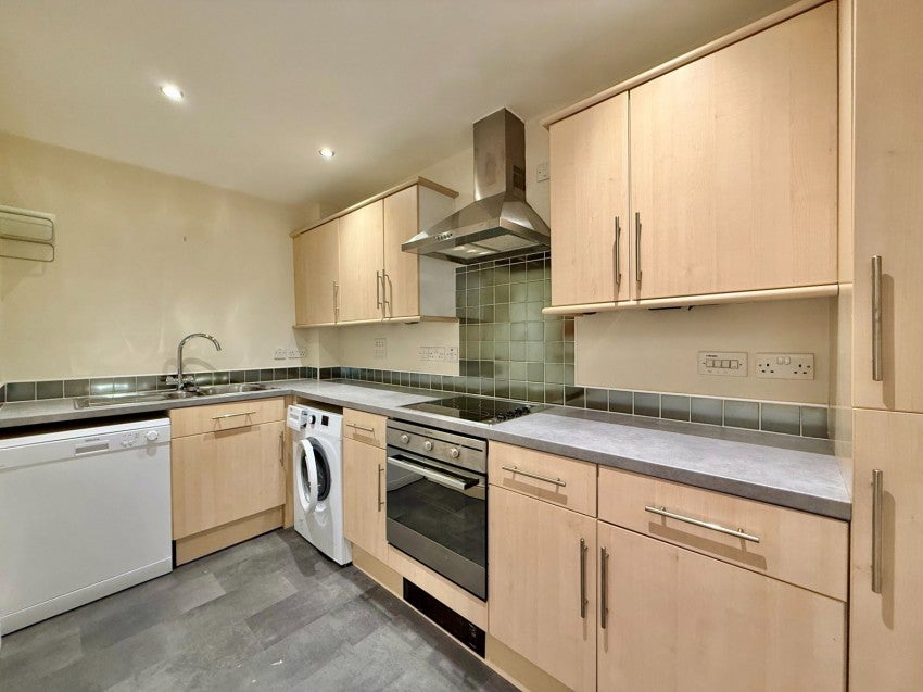 Flat Shadwell Lane in Leeds