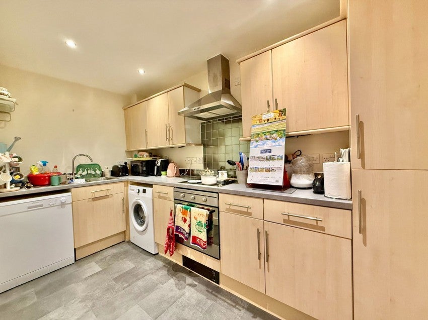 Flat Shadwell Lane in Leeds