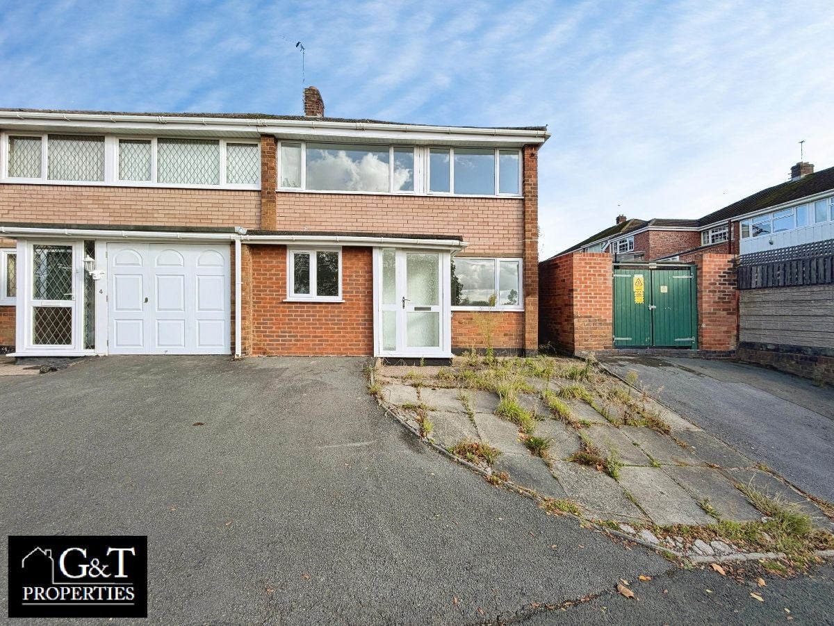 House Winchester Rise in Dudley