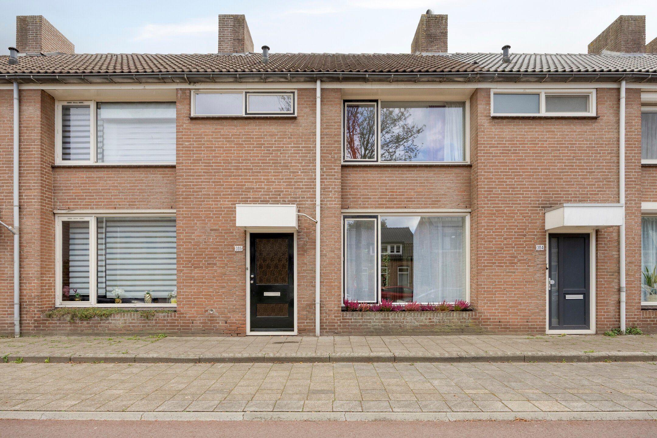 Tussenwoning te koop: Tongelresestraat 386, Eindhoven