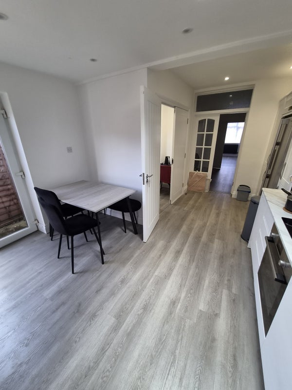 Room Rutland Road in Greater London