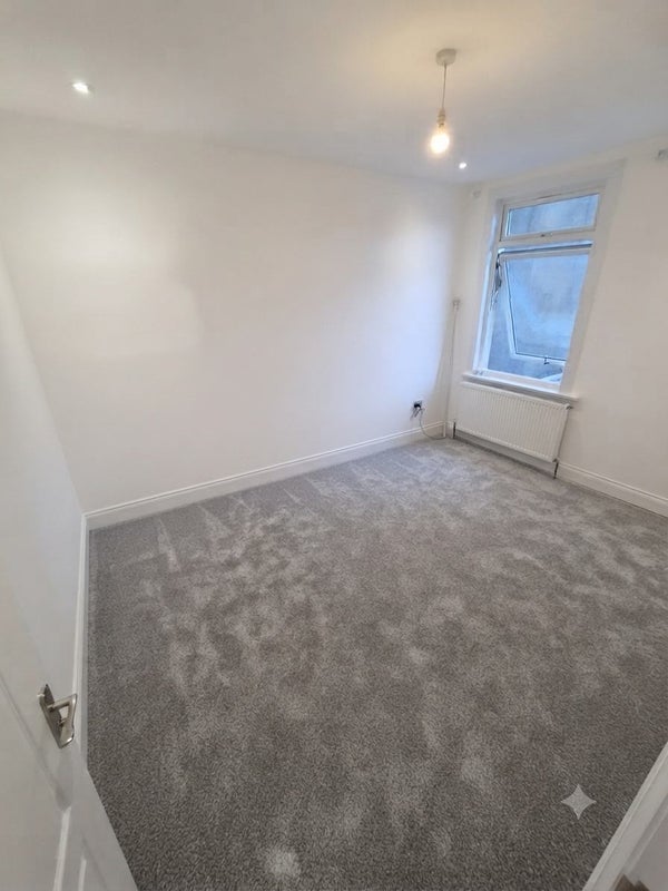 Room Rutland Road in Greater London
