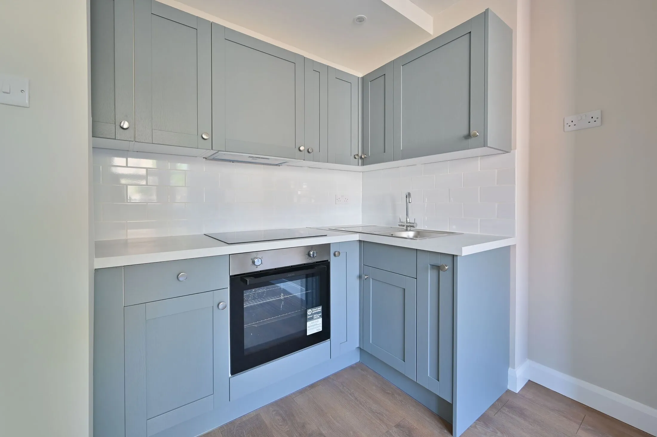 Flat Gladstone Road in Watford
