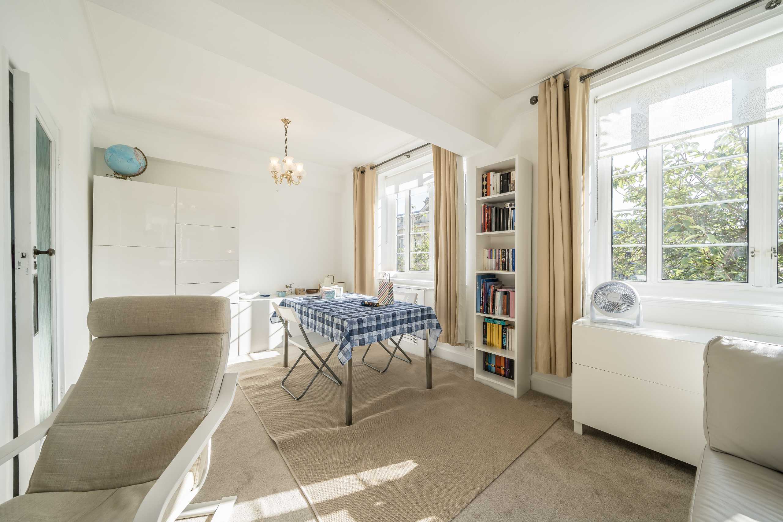 Flat Heathfield Terrace in Greater London