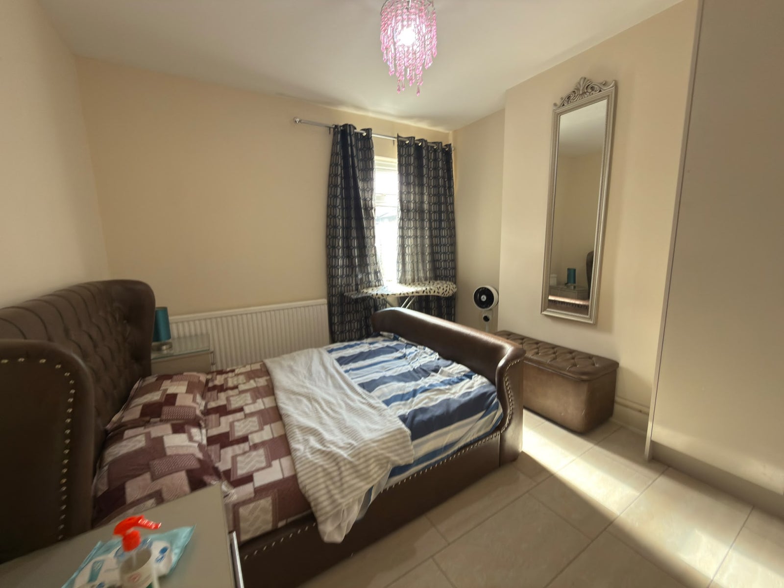 Flat Beehive Lane in Greater London