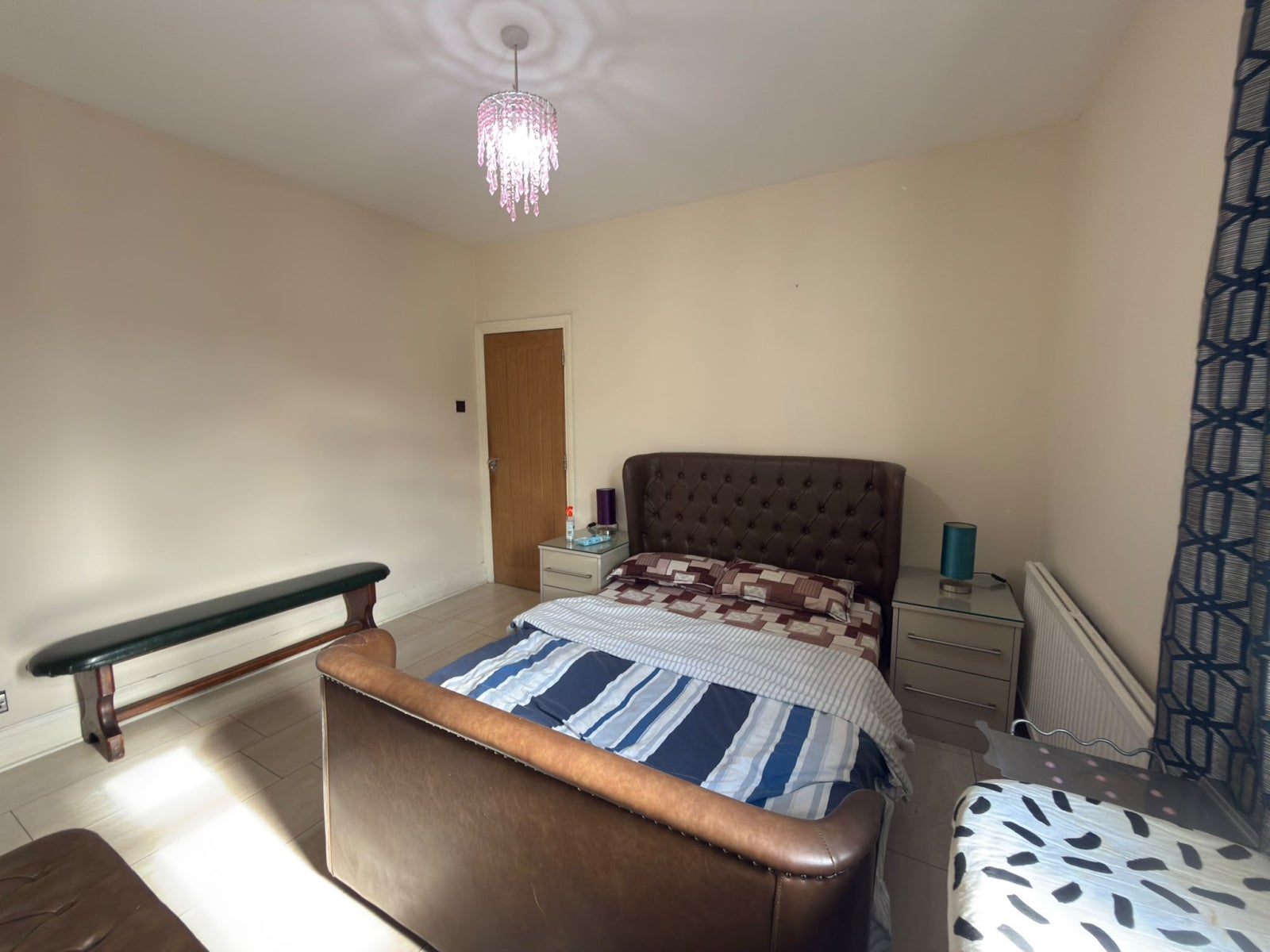 Flat Beehive Lane in Greater London