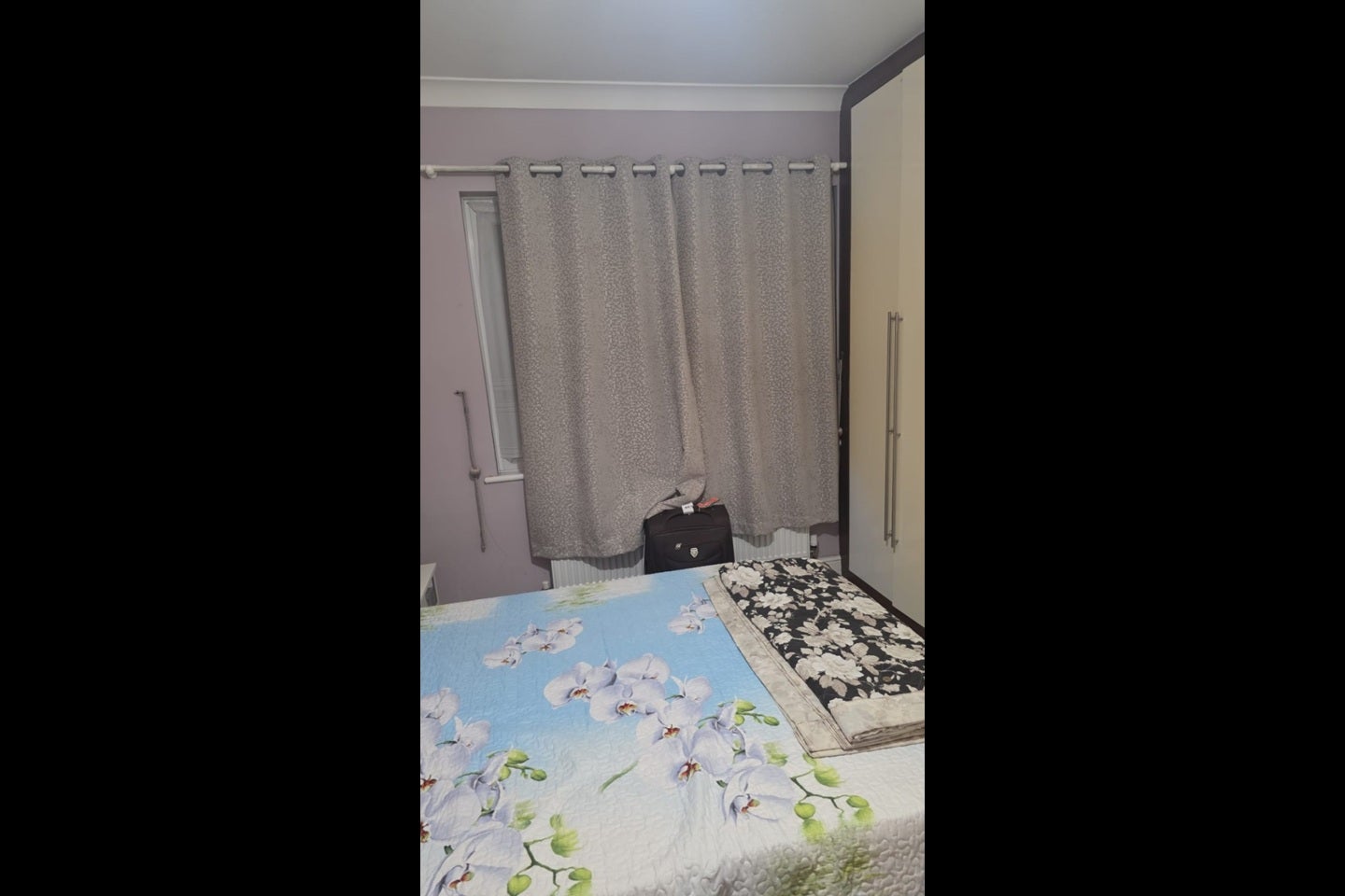 Room Greenford Road in Greater London