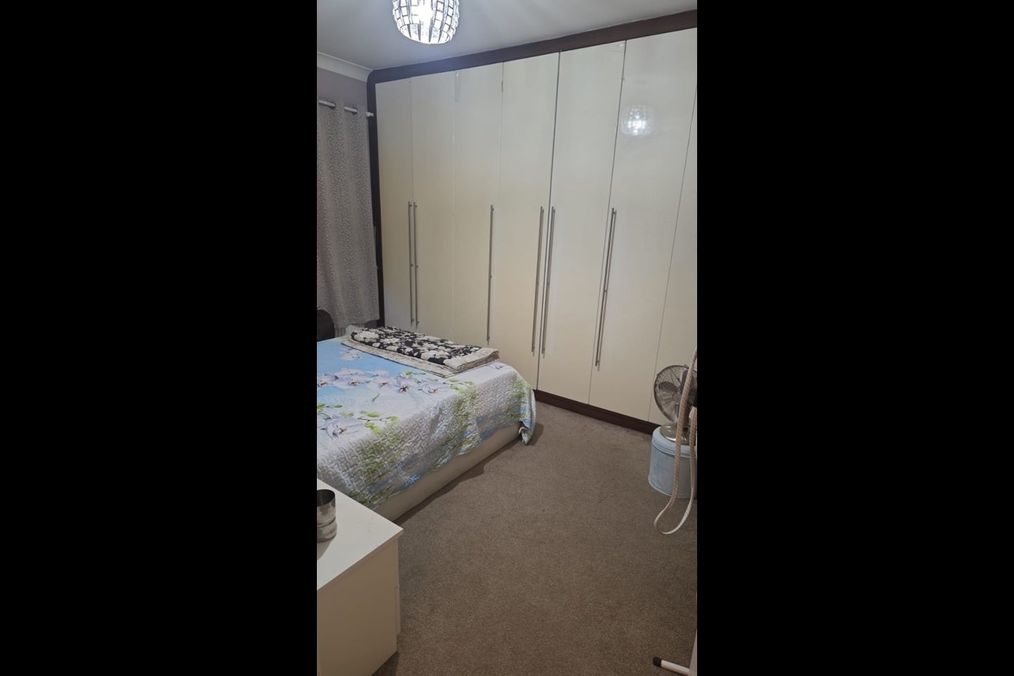 Room Greenford Road in Greater London