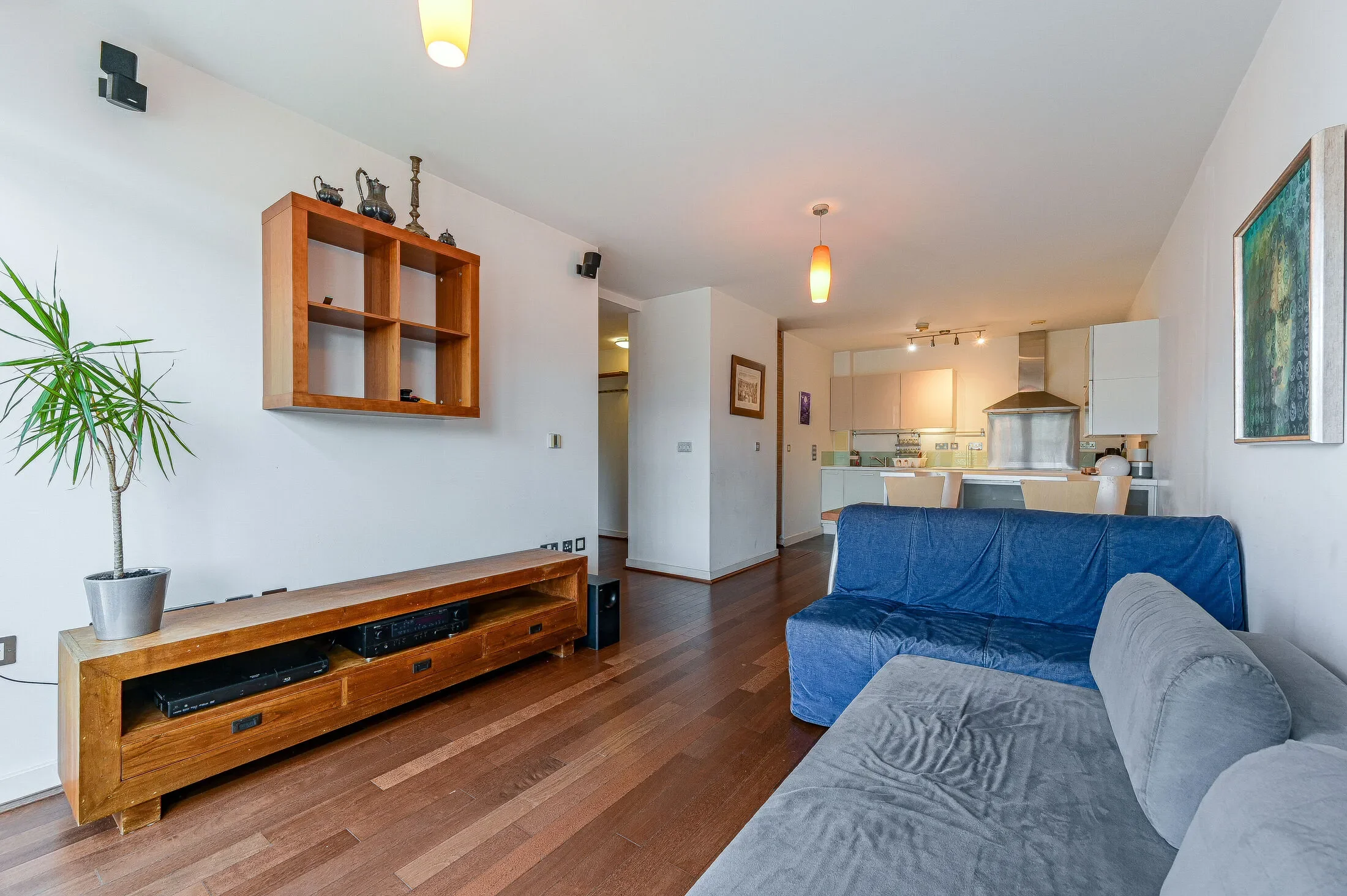 Flat Park Mews in Greater London