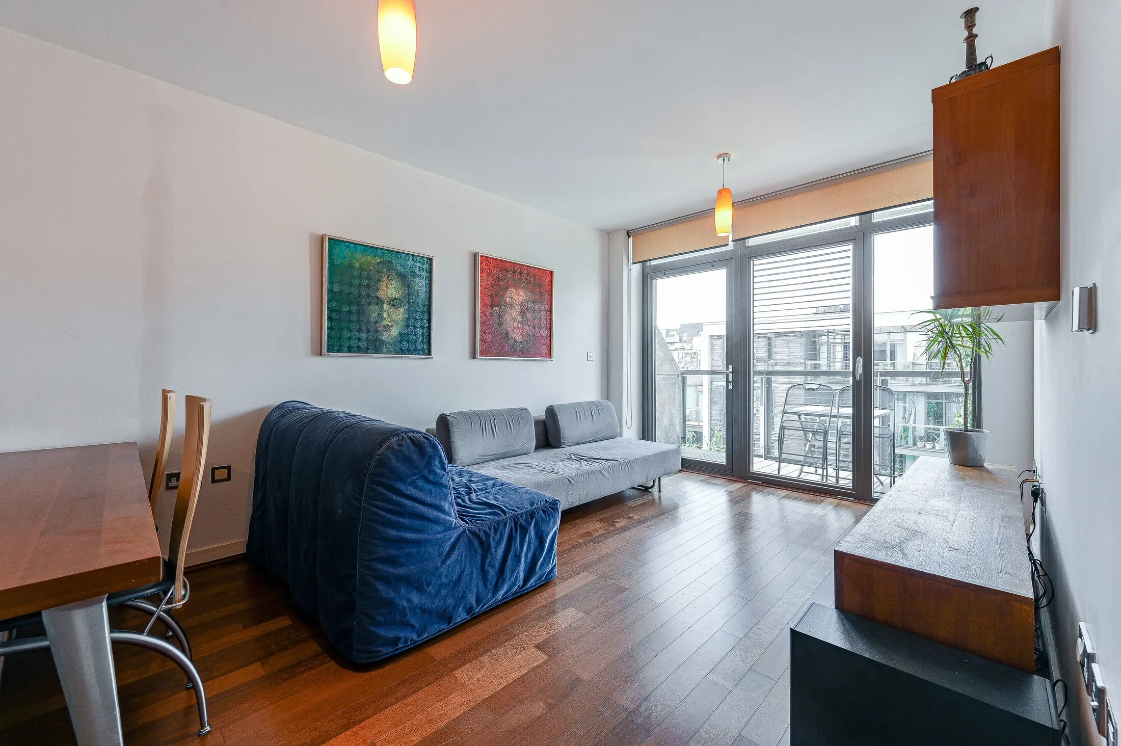 Flat Park Mews in Greater London