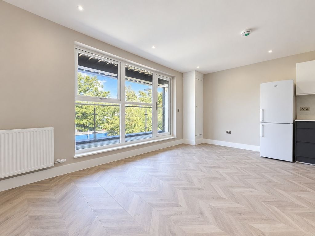 Flat Mulberry Business Park in Wokingham