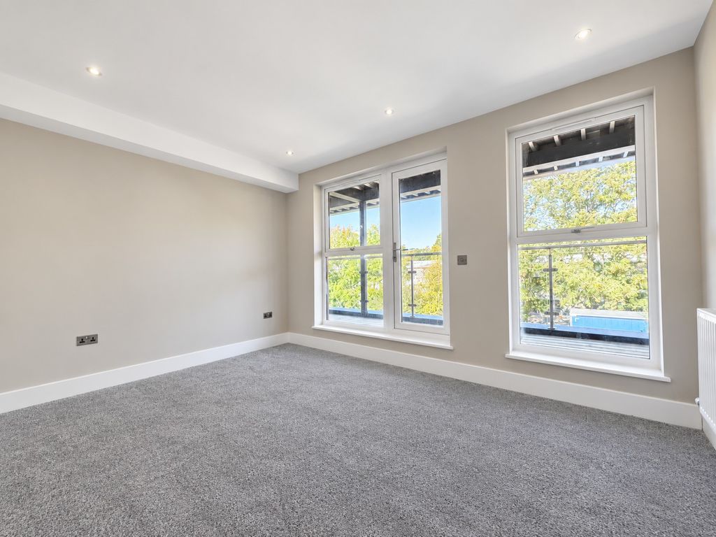 Flat Mulberry Business Park in Wokingham