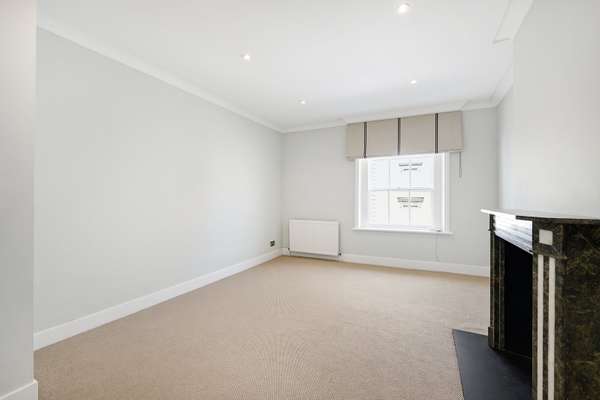 Flat Old Brompton Road in Greater London